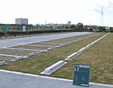 緑化した駐車場に最適です（現場打ち生コン不要）